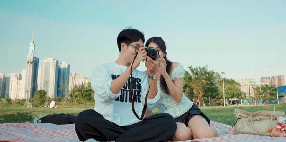 EOS-R100 TVC